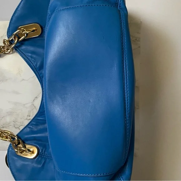 Michael Kors Lilly Heritage blue large tote , leather with gold chain straps. - Picture 6 of 8